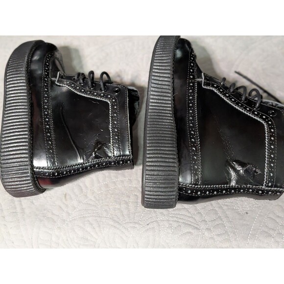 T.U.K Black Wingtip Leather Boot Size Men's 5 Women's 7.5 Punk Goth Y2K Biker - Picture 8 of 10
